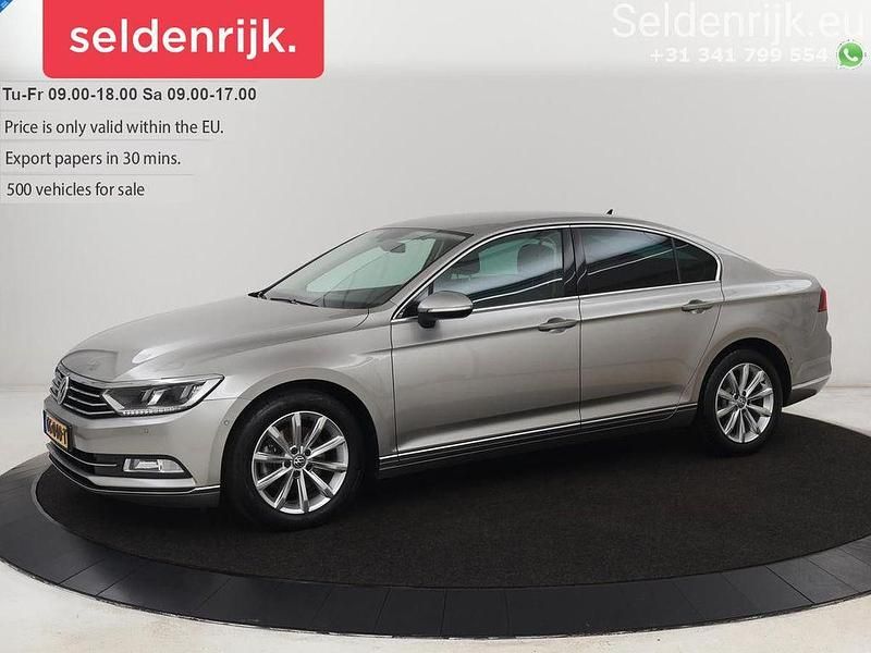 Grau Gebraucht 2015 VW Passat Highline Limousine | 9.900 € (Superpreis) - Bild 1/4