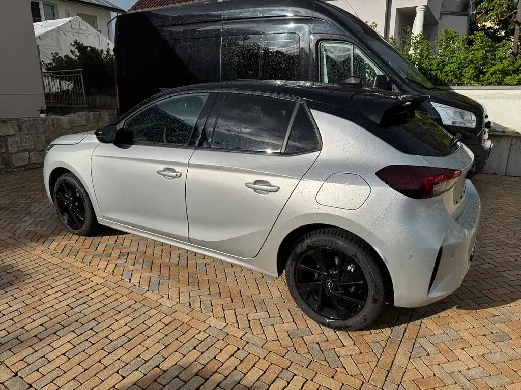 Gebraucht Opel Corsa 101 PS (74 kW) 2025 Silber Kleinwagen