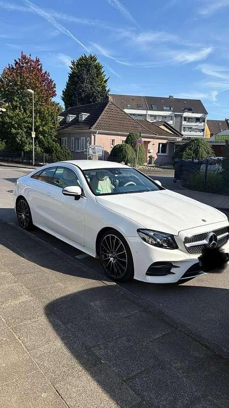Gebraucht 2018 Mercedes E300 AMG line Coupé | 30.500 € (Fairer Preis) - Bild 1/4