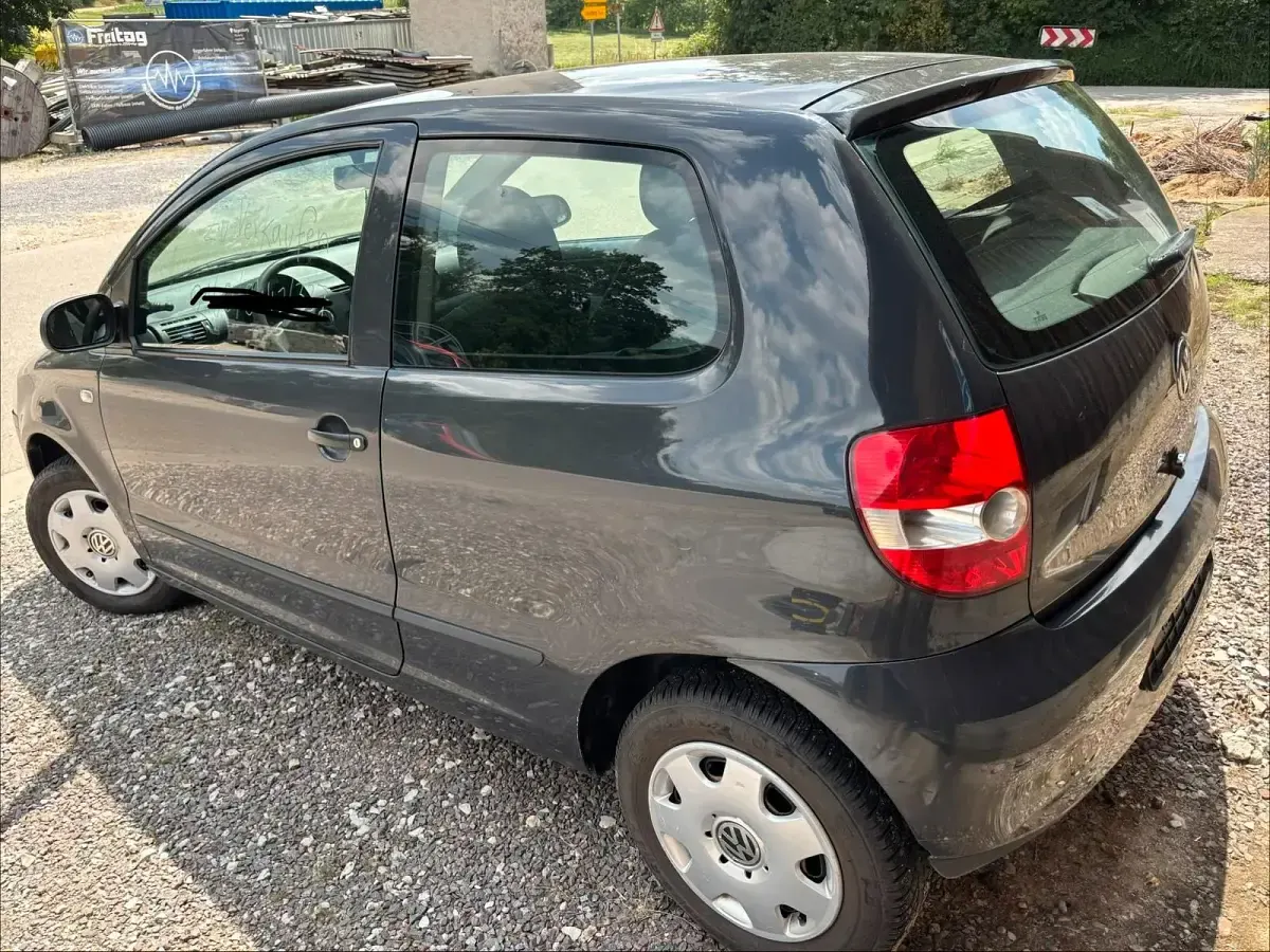 Gebraucht VW Fox 54 PS (39 kW) 2007 Grau Kleinwagen