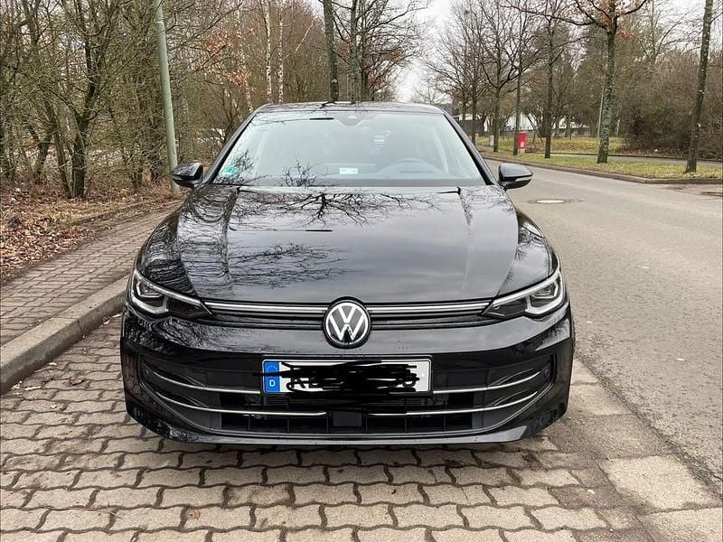 Gebraucht VW Golf VIII Style 150 PS (110 kW) 2025 Schwarz Limousine