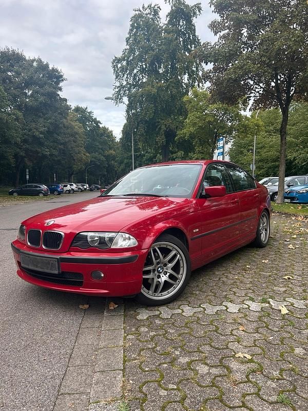 Rot Gebraucht 2001 BMW 316 Limousine | 2.250 € (Fairer Preis) - Bild 1/4