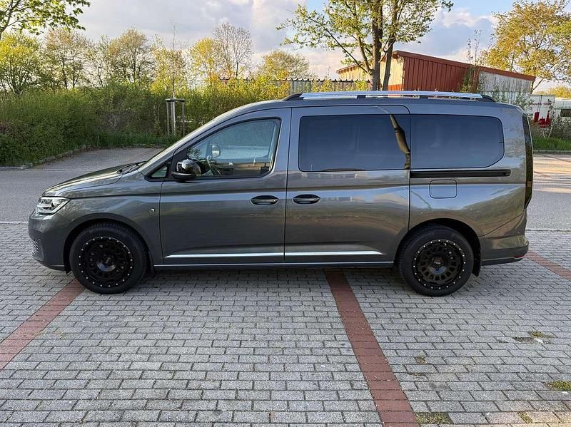 Gebraucht VW Caddy Maxi 122 PS (89 kW) 2024 Grau Van / Kleinbus