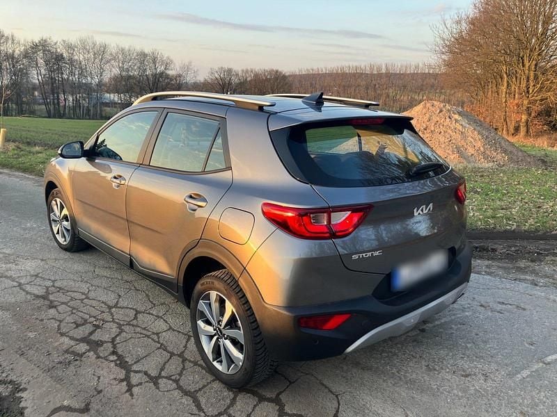 Gebraucht Kia Stonic 101 PS (74 kW) 2025 Grau SUV