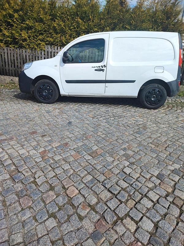 Usata Renault Rapid 75 CV (55 kW) 2016 Bianco
