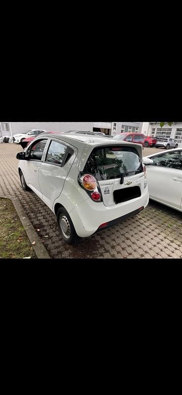 Gebraucht Chevrolet Spark 95 PS (69 kW) 2013 Weiß Kleinwagen