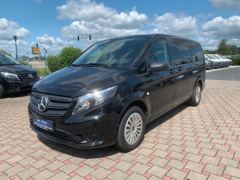 Schwarz Gebraucht 2023 Mercedes Vito Van / Kleinbus | 41.600 € - Bild 1/4