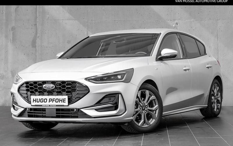 Silber Gebraucht 2024 Ford Focus ST-Line X Limousine | 24.890 € (Guter Preis) - Bild 1/4