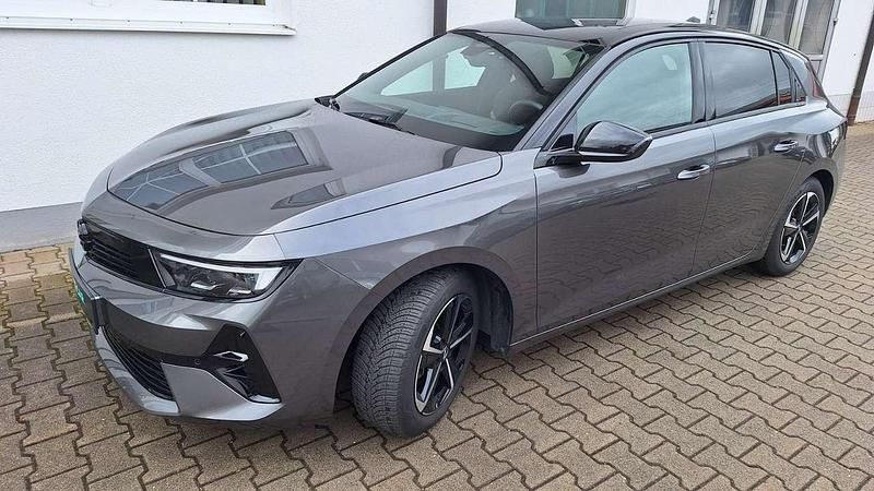 Gebraucht Opel Astra 131 PS (96 kW) 2025 Vulkangrau Limousine