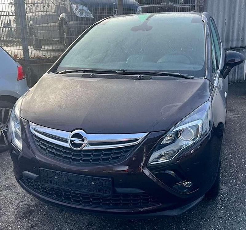 Gebraucht Opel Zafira Tourer Innovation 194 PS (142 kW) 2013 Mahogany brown (p2/so) Van / Kleinbus