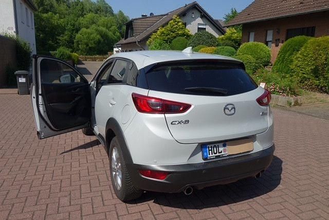 Weiß Gebraucht 2017 Mazda CX-3 Kizoku SUV | 16.100 € (Fairer Preis) - Bild 1/4