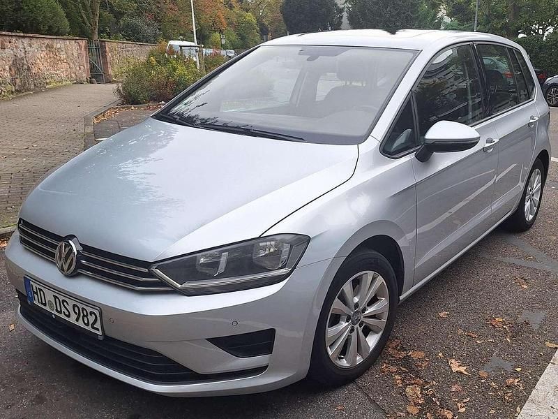 Silber Gebraucht 2014 VW Golf Sportsvan Comfortline Van / Kleinbus | 11.899 € (Fairer Preis) - Bild 1/4