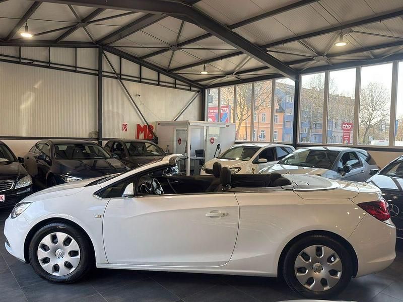Gebraucht Opel Cascada Edition 140 PS (102 kW) 2016 Weiß Cabrio