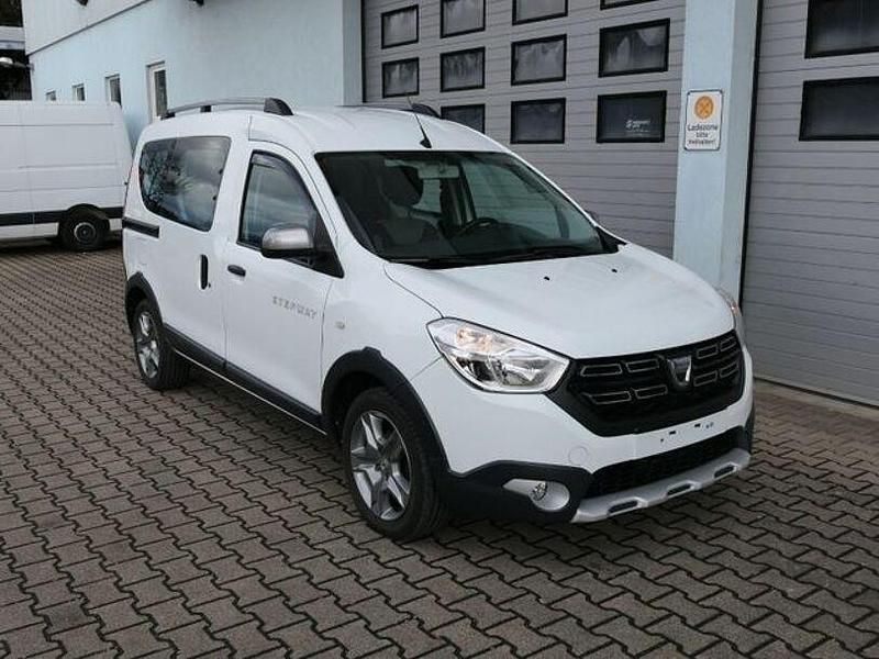 Gebraucht Dacia Dokker Stepway 95 PS (69 kW) 2019 Gletscherweiss Van / Kleinbus