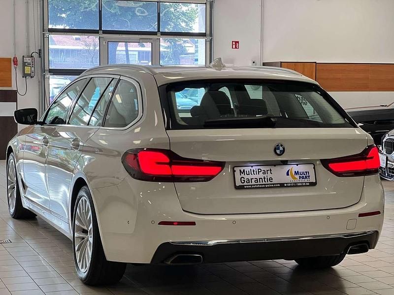 Gebraucht BMW 540 340 PS (250 kW) 2022 Alpinweiss iii Kombi