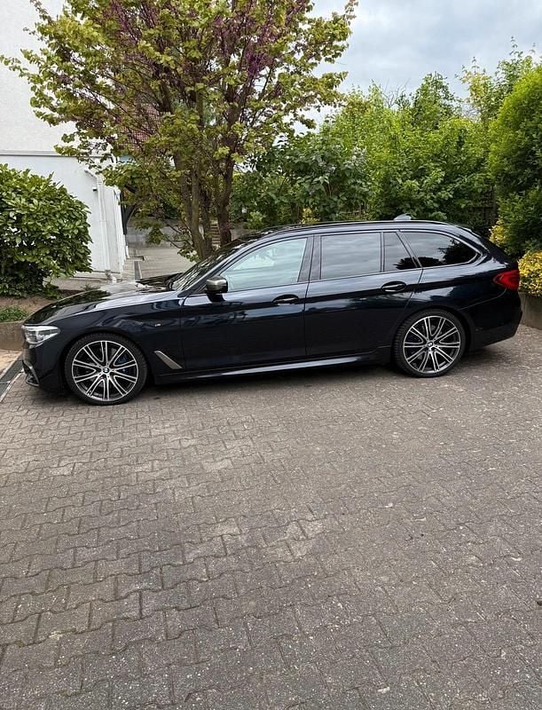 Schwarz Gebraucht 2018 BMW M550 Shadowline Limousine | 25.900 € (Guter Preis) - Bild 1/4