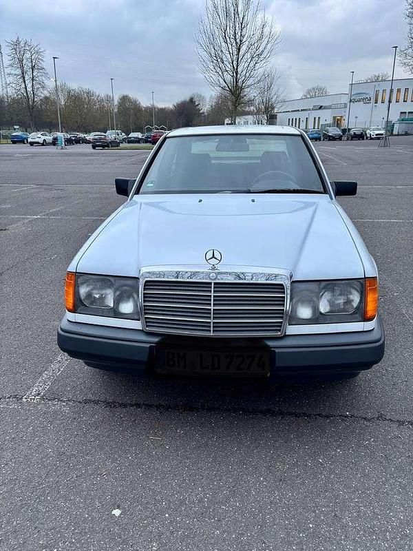 Gebraucht Mercedes E260 160 PS (117 kW) 1988 Limousine