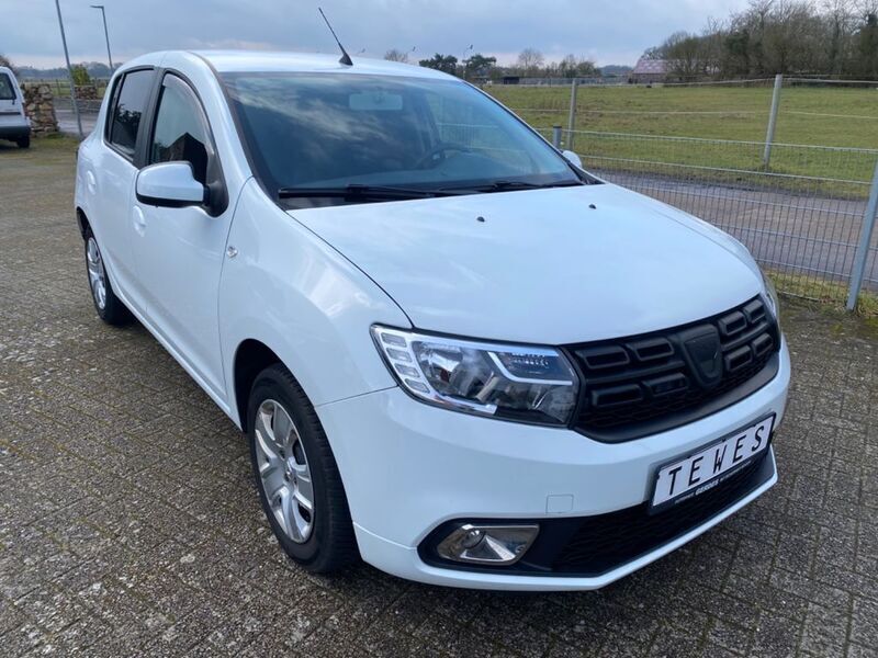 Weiß Gebraucht 2020 Dacia Sandero Comfort Kleinwagen | 6.950 € - Bild 1/4