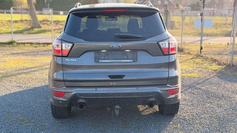 Gebraucht Ford Kuga ST-Line 179 PS (131 kW) 2018 Grau SUV