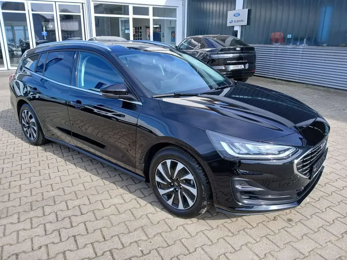 Gebraucht Ford Focus Titanium 125 PS (91 kW) 2024 Obsidianschwarz metallic Kombi