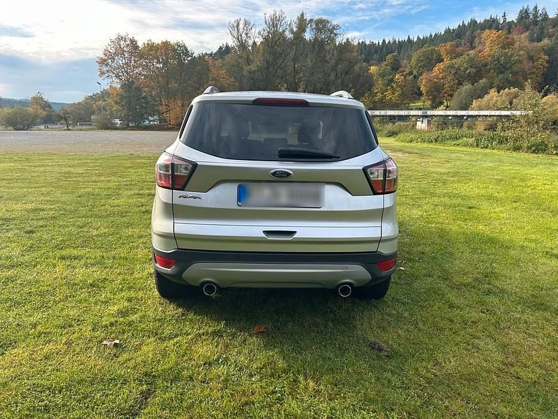 Gebraucht Ford Kuga Cool & Connect 150 PS (110 kW) 2020 Silber SUV