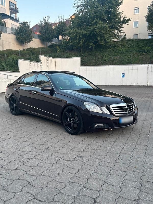 Gebraucht Mercedes E500 387 PS (284 kW) 2010 Limousine