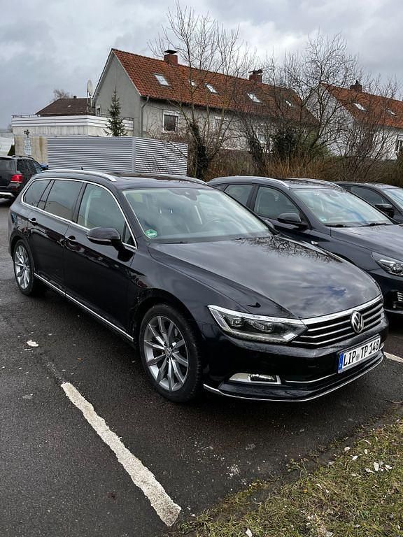 Gebraucht VW Passat Highline 150 PS (110 kW) 2019 Schwarz Kombi
