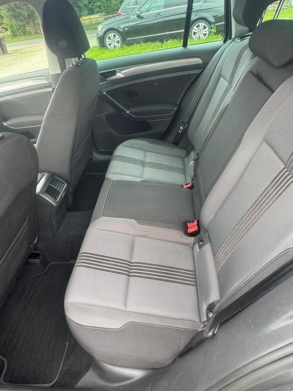 Grau Gebraucht 2016 VW Golf VII Kombi | 6.500 € (Fairer Preis) - Bild 1/4