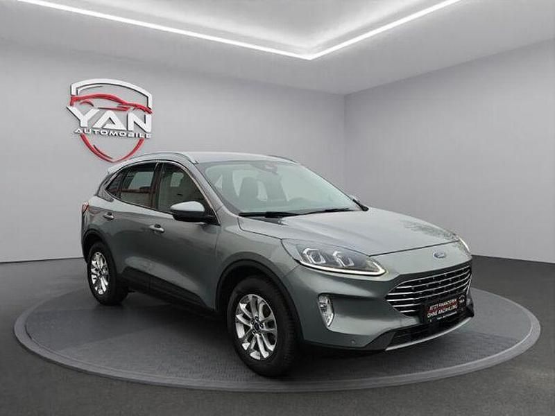 Gebraucht Ford Kuga Titanium 150 PS (110 kW) 2022 Grau SUV