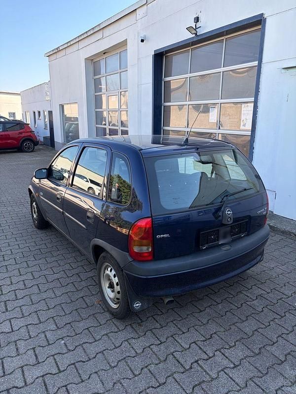 Gebraucht Opel Corsa Edition 90 PS (66 kW) 2000 Limousine