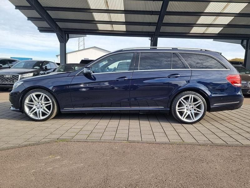 Gebraucht Mercedes E350 AMG 252 PS (185 kW) 2014 Blau Limousine