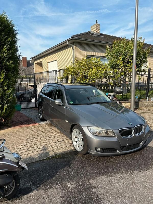Grau Gebraucht 2010 BMW 325 Kombi | 6.500 € (Superpreis) - Bild 1/4