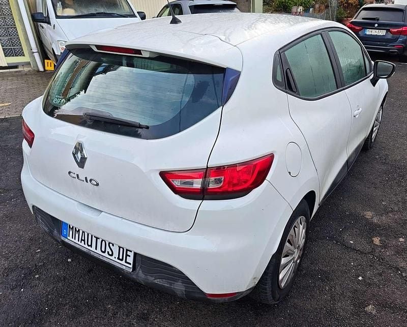 Gebraucht Renault Clio IV Life 73 PS (53 kW) 2016 Gletscherweiss Kleinwagen