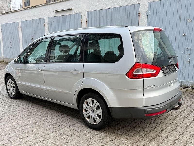 Gebraucht Ford Galaxy Trend 116 PS (85 kW) 2011 Silber Van / Kleinbus
