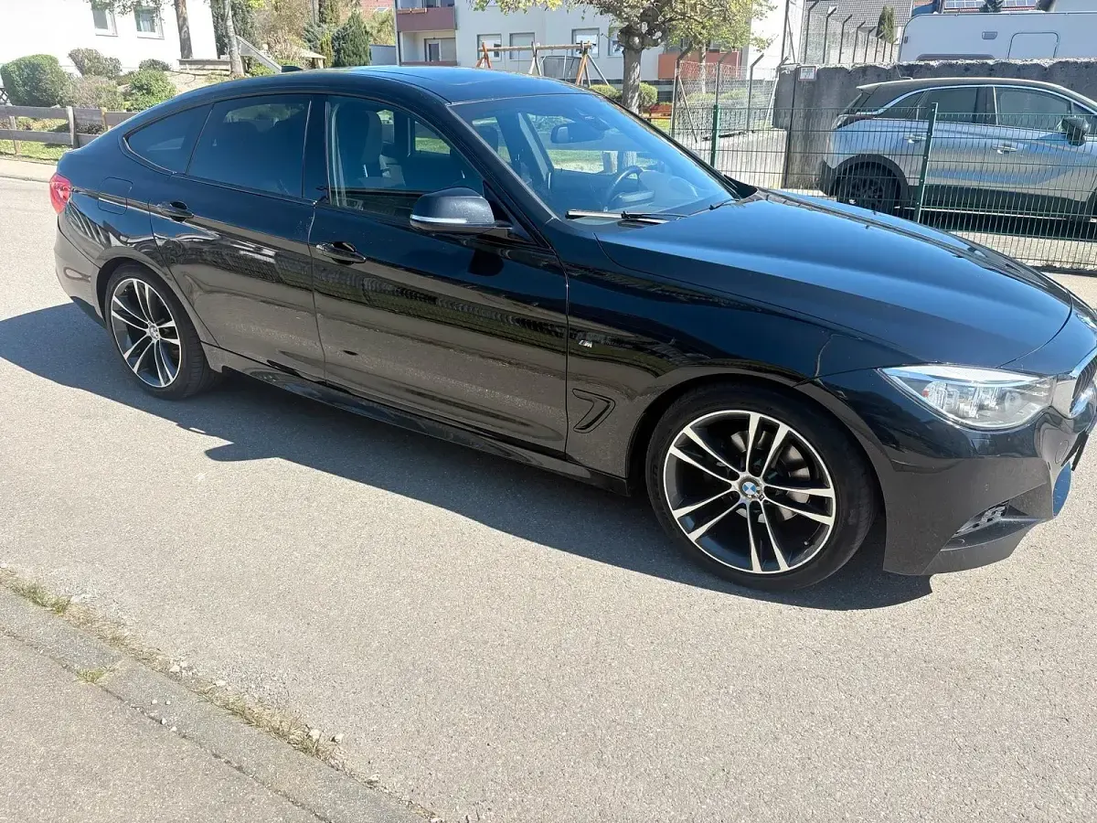 Second-hand BMW 320 184 CP (135 kW) 2013 Negru Berlinǎ