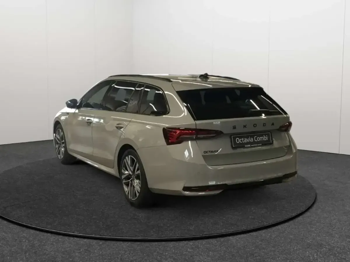 Neu Skoda Octavia SportLine 150 PS (110 kW) 2026 Steelgrau Kombi