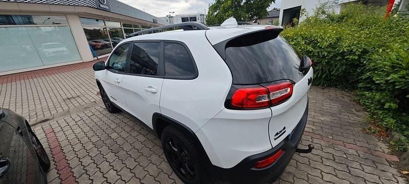 Weiß Gebraucht 2016 Jeep Cherokee Night Eagle SUV | 18.100 € (Fairer Preis) - Bild 1/4