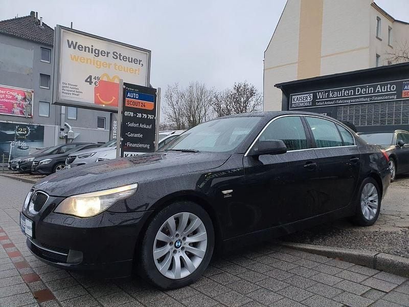 Gebraucht BMW 523 Advantage 190 PS (139 kW) 2009 Schwarz Limousine