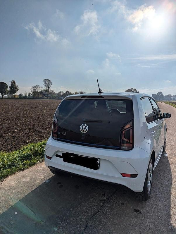 Usata VW e-up! 61 kW (83 CV) 2017 Bianco Utilitaria
