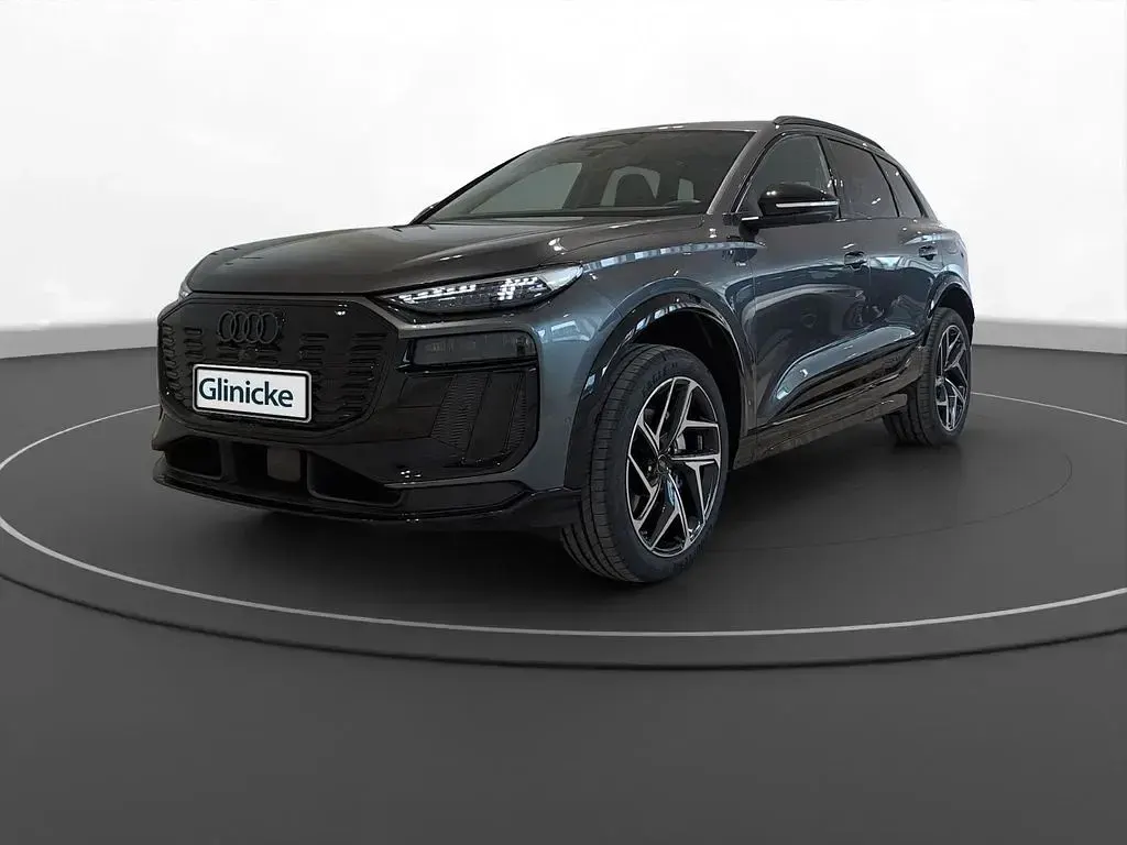 Neu Audi Q6 e-tron S-Line 225 kW (306 PS) 2026 Grau SUV