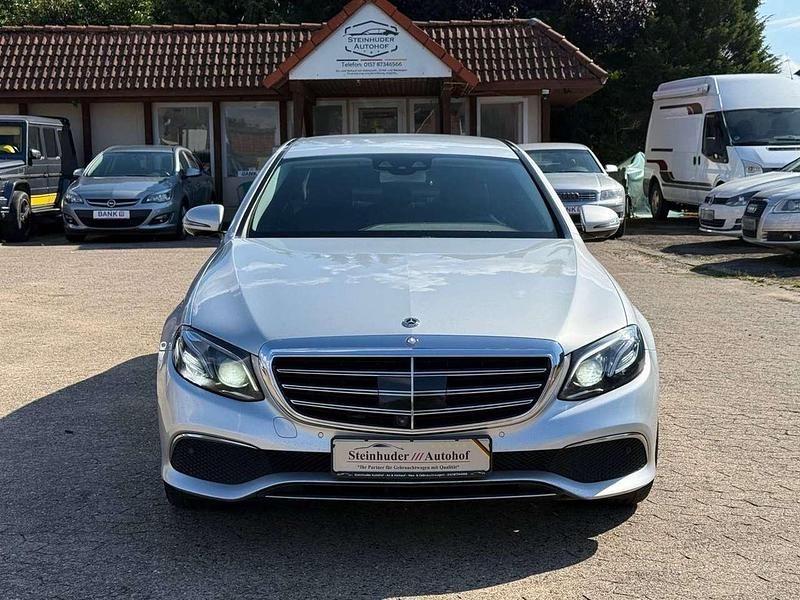 Gebraucht Mercedes E220 Exclusive 194 PS (142 kW) 2017 Iridiumsilber  metalliclack Limousine