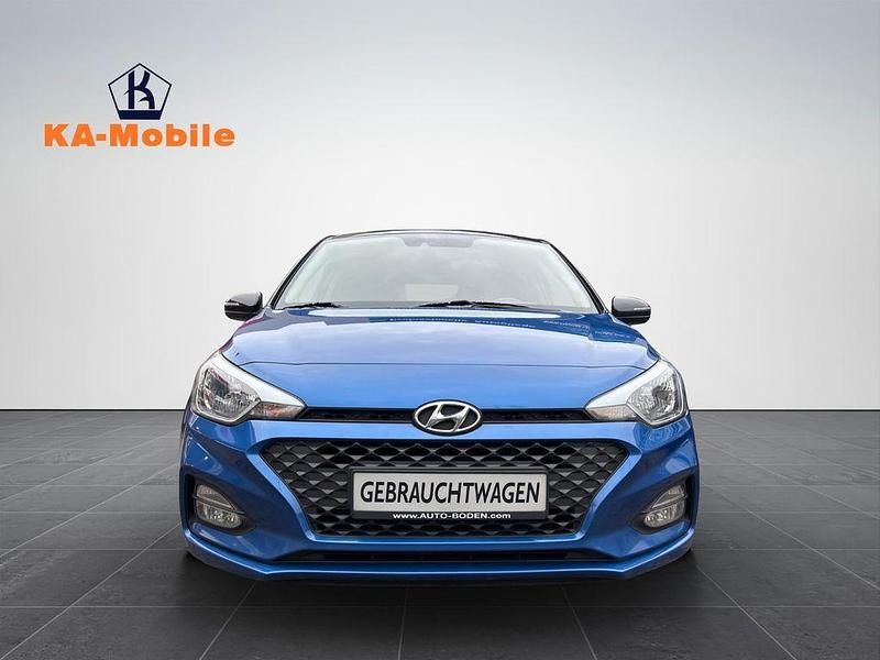 Blau Gebraucht 2019 Hyundai i20 YES! Limousine | 9.700 € (Guter Preis) - Bild 1/4