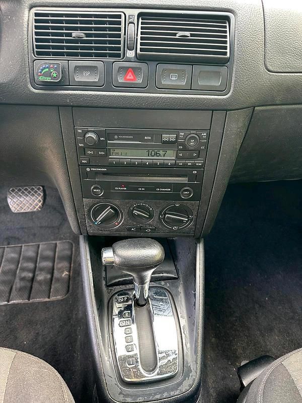 Gebraucht VW Golf IV 102 PS (75 kW) 2003 Gold Kleinwagen