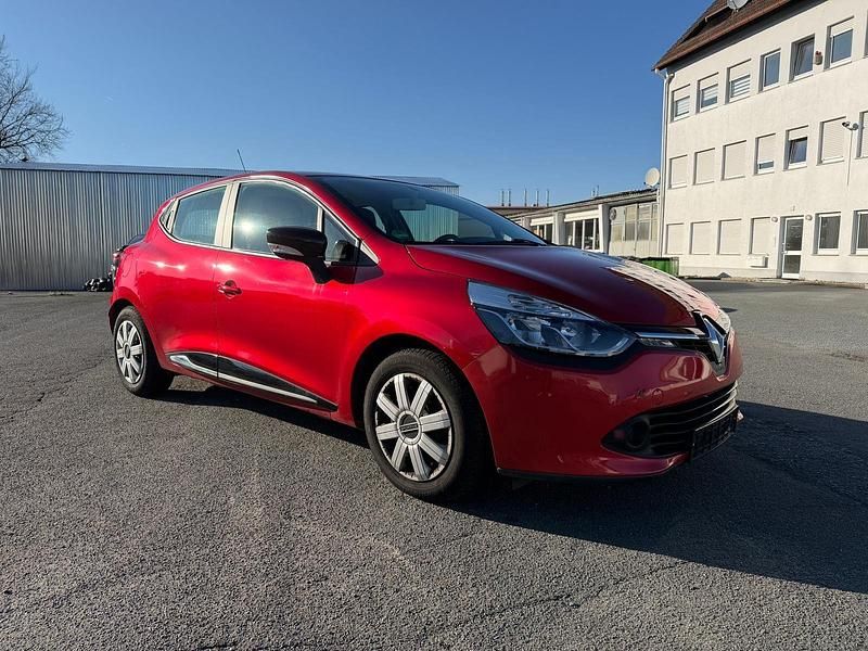 Second-hand Renault Clio IV Expression 75 CP (55 kW) 2013 Roșu Hatchback