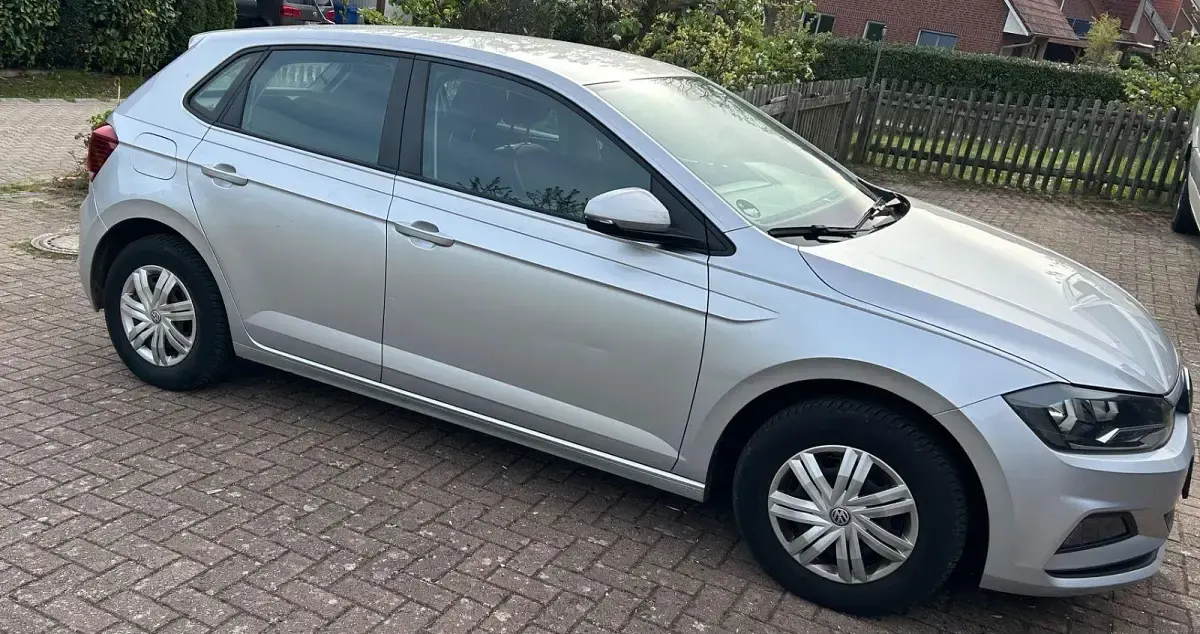 Gebraucht VW Polo 95 PS (69 kW) 2018 Silber Kleinwagen