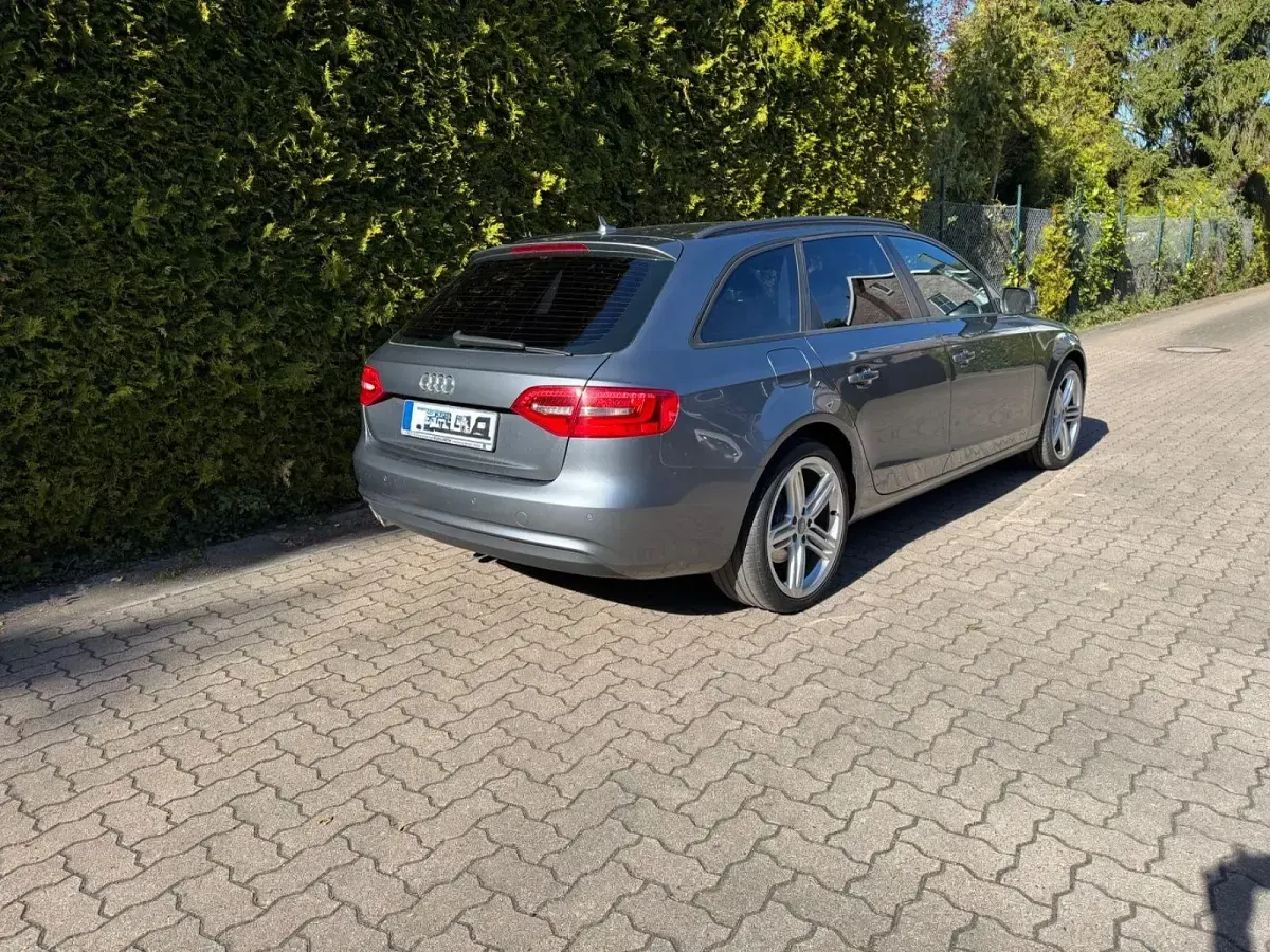 Gebraucht Audi A4 150 PS (110 kW) 2014 Grau Kombi