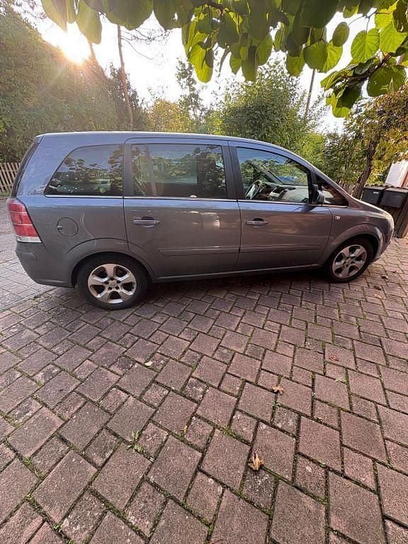 Grau Gebraucht 2006 Opel Zafira Van / Kleinbus | 1.000 € (Superpreis) - Bild 1/4