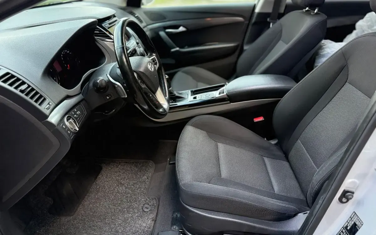 Gebraucht Hyundai i40 Style 136 PS (100 kW) 2014 Silber Kombi