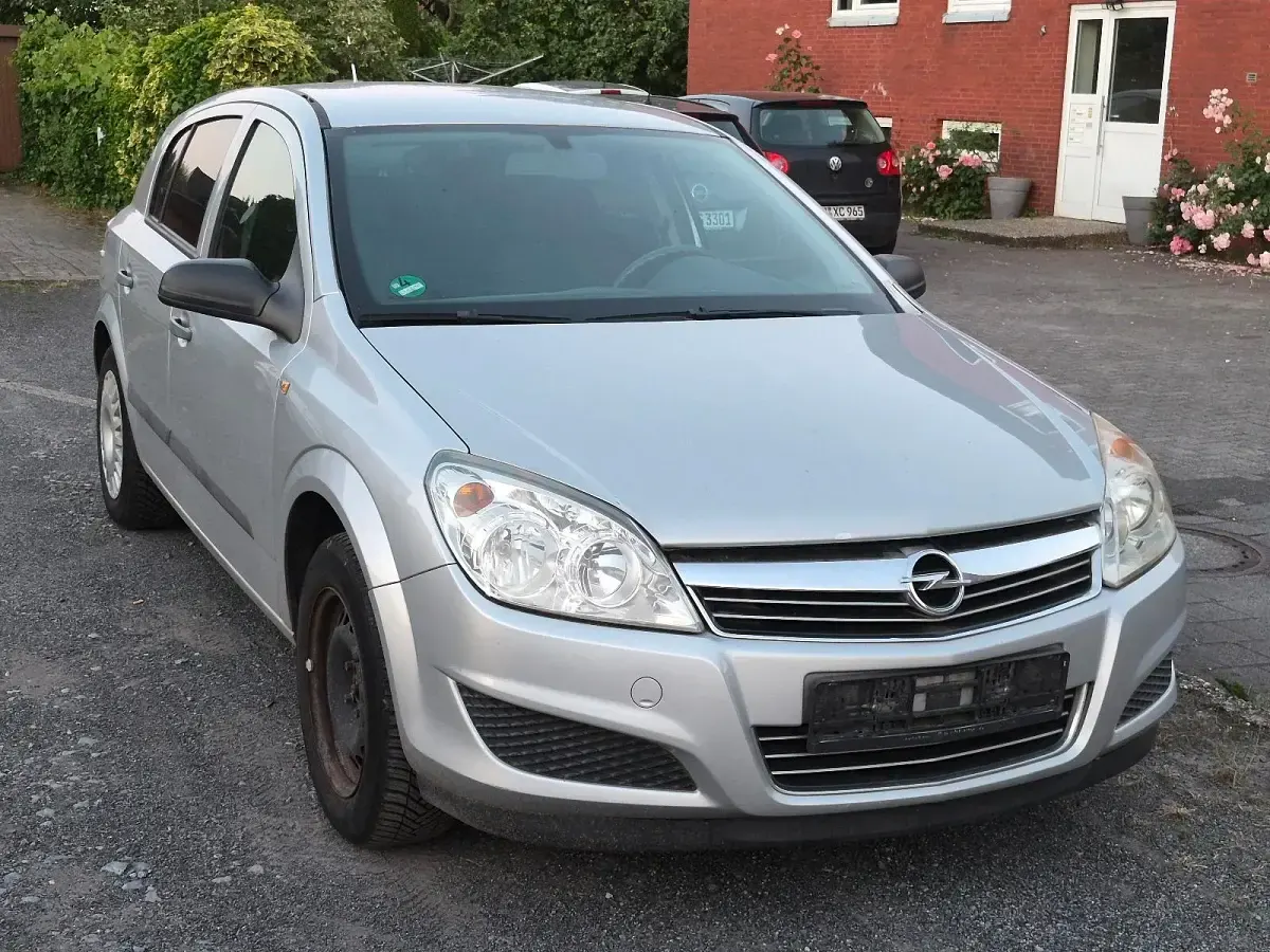 Gebraucht Opel Astra 90 PS (66 kW) 2007 Grau Limousine