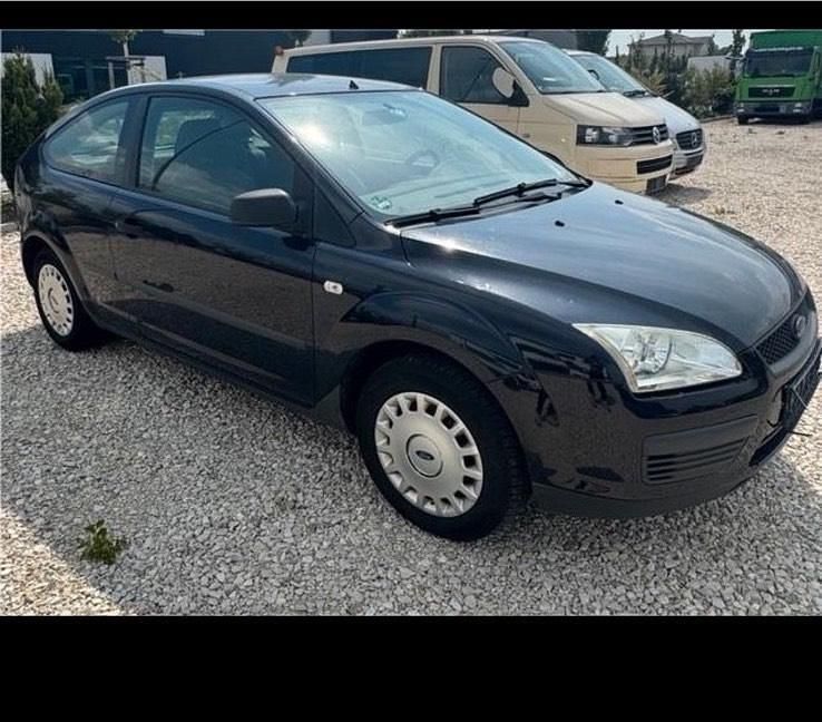 Blau Gebraucht 2004 Ford Focus Kleinwagen | 250 € (Superpreis) - Bild 1/4